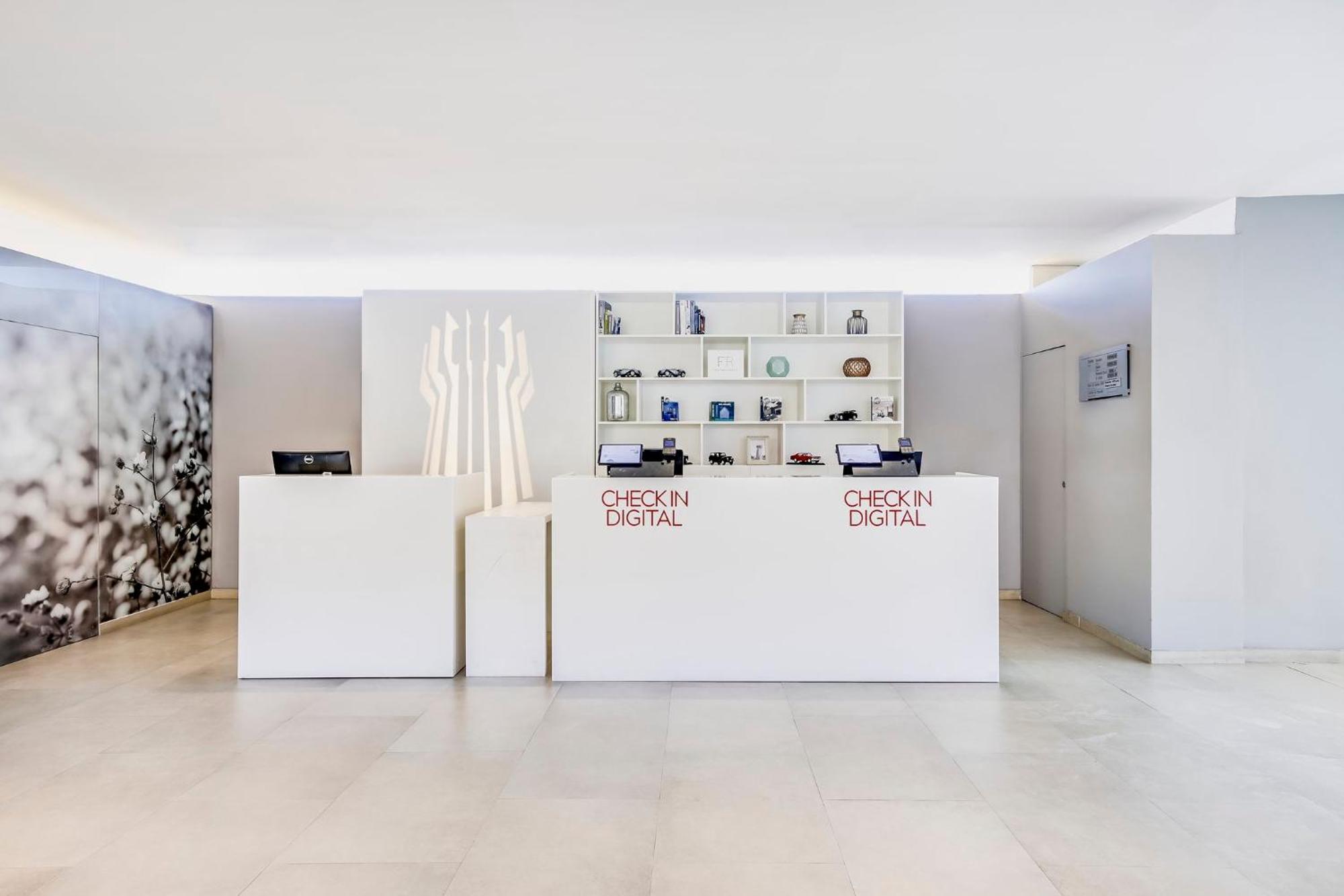 Hotel Fiesta Galerias 4*